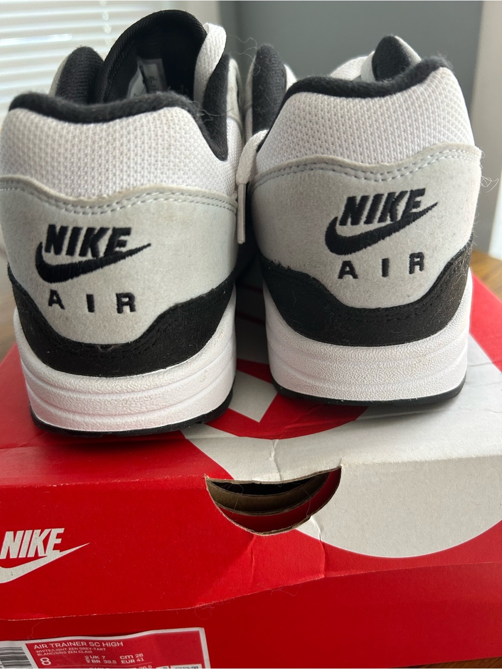 Nike Men’s Air Max— White and Black - Picture 4 of 5